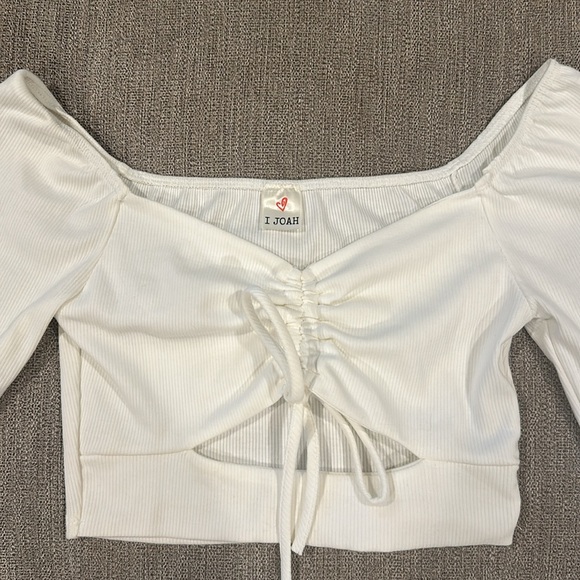 White Long Sleeve Crop Top with Cutout - Picture 2 of 3